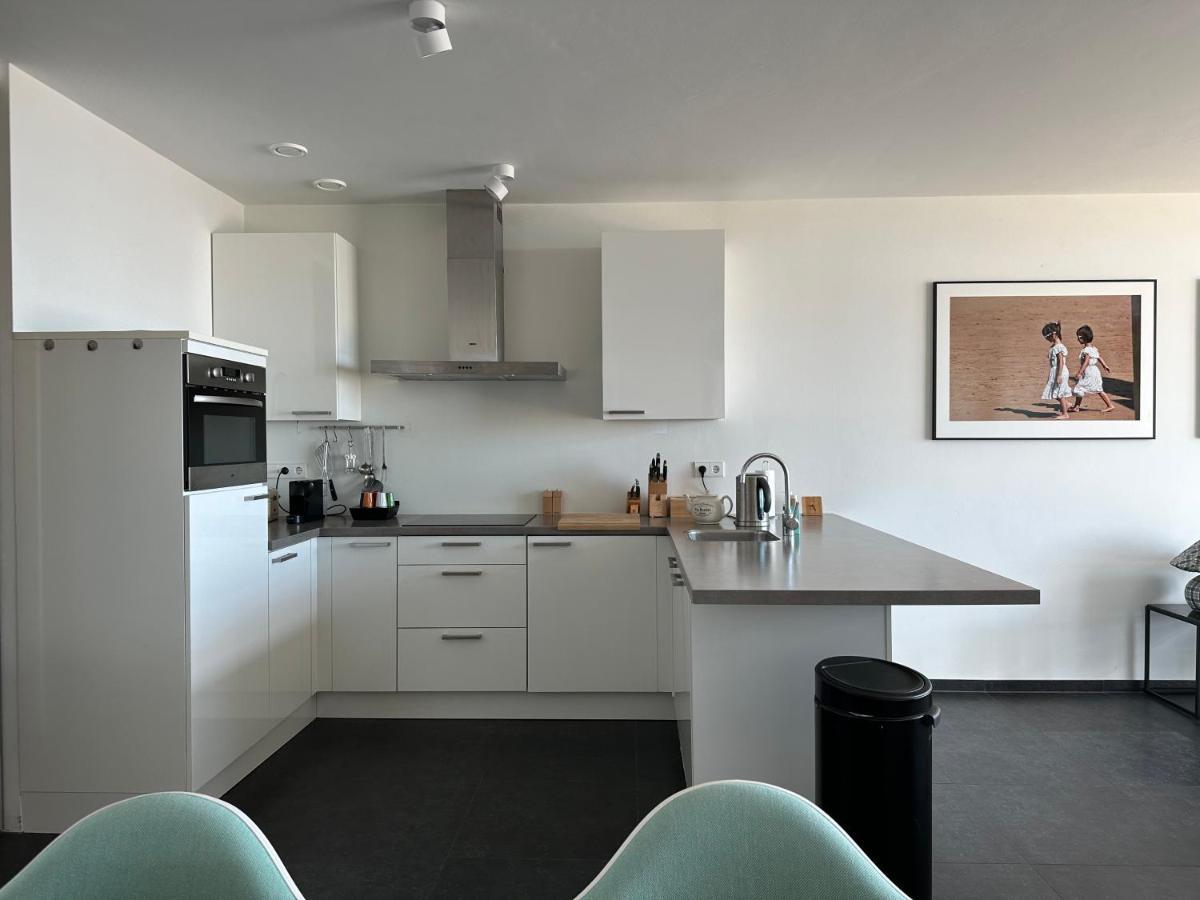 Appartement Met Frontaal Zeezicht In 布罗门代尔 外观 照片